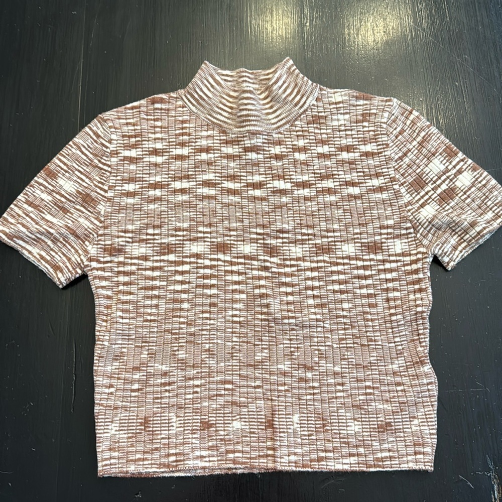 forever 21 short sleeve light weight knit top size medium new without tags